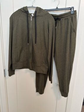 Zella Olive Green Full-Zip Hoodie & Jogger Set - Medium